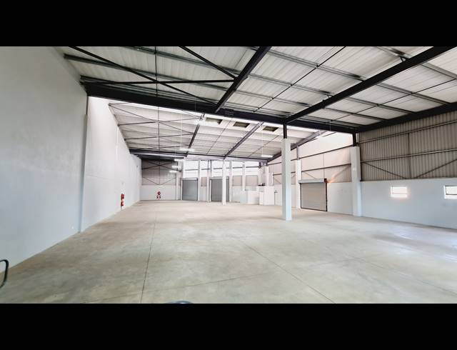 2,275M² WAREHOUSE TO LET IN COSMO BUSINESS PARK